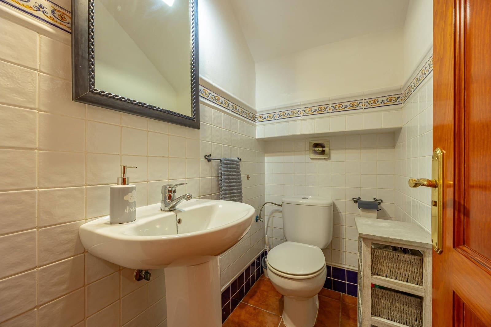 5 bedroom Apartment for sale in Las Palmas de Gran Canaria with garage - € 360,000 (Ref: 9797115)