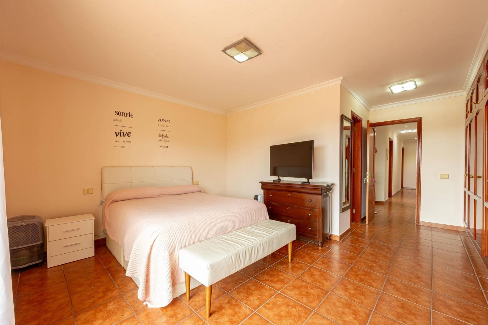 5 bedroom Apartment for sale in Las Palmas de Gran Canaria with garage - € 360,000 (Ref: 9797115)