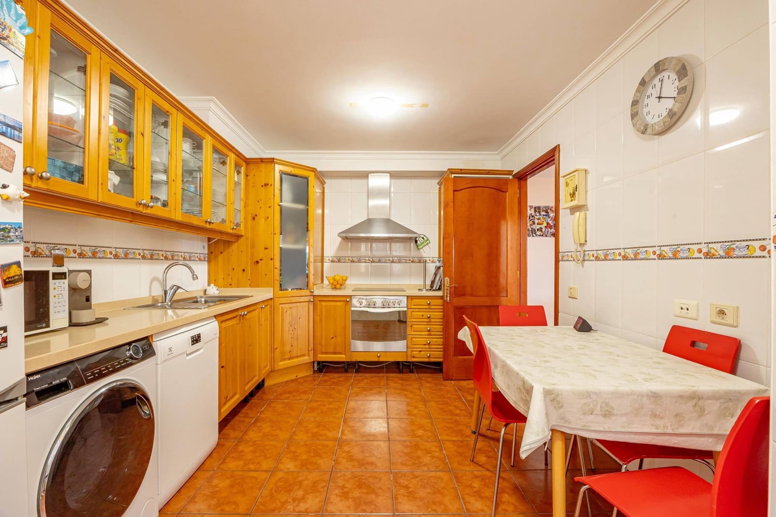 5 bedroom Apartment for sale in Las Palmas de Gran Canaria with garage - € 360,000 (Ref: 9797115)