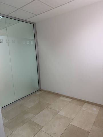 Oficina en Vegueta, Las Palmas de Gran Canaria en venta con garaje - 80.000 € (Ref: 9797116)