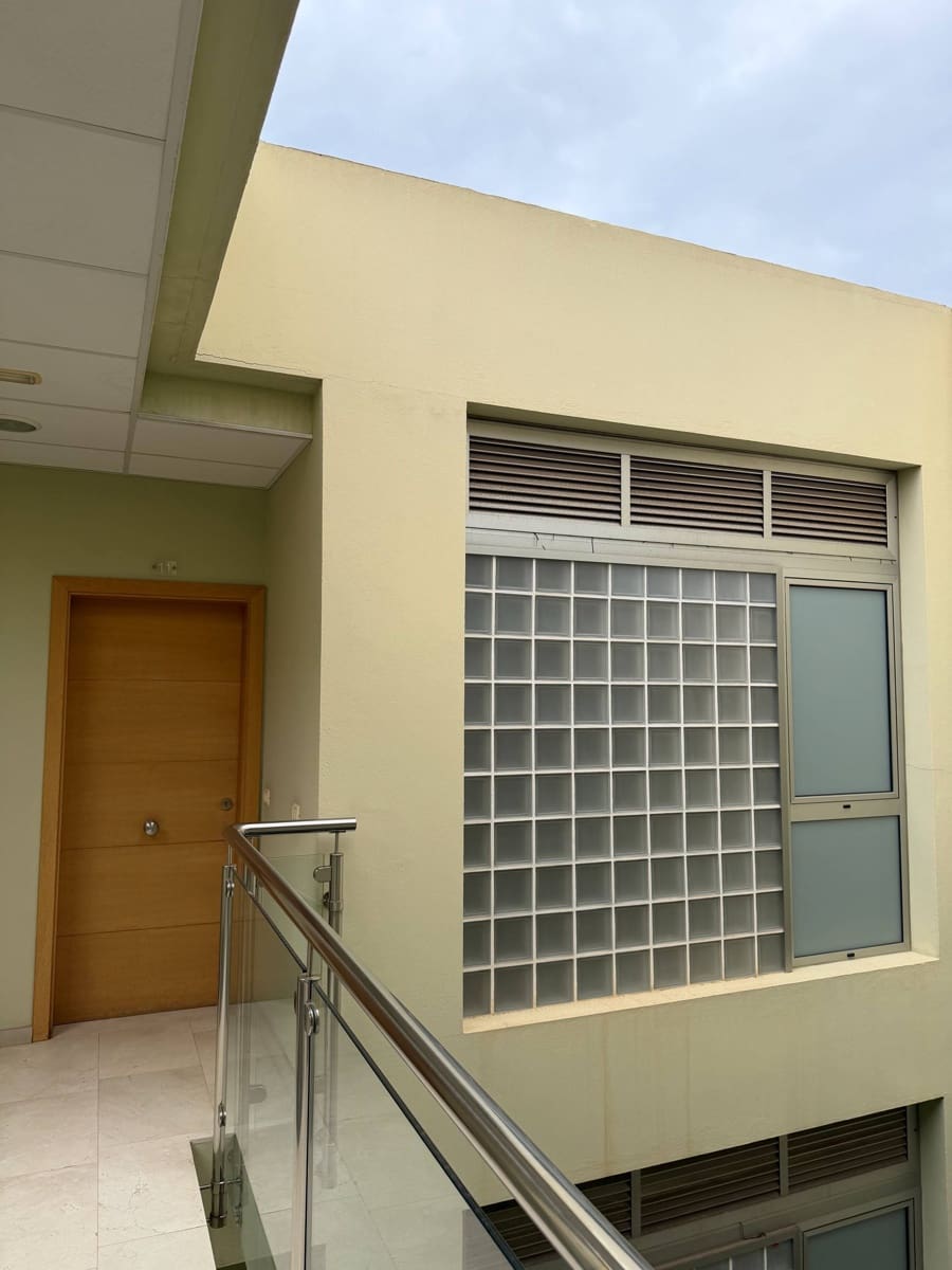 Oficina en Las Palmas de Gran Canaria en venta con garaje - 80.000 € (Ref: 9797116)