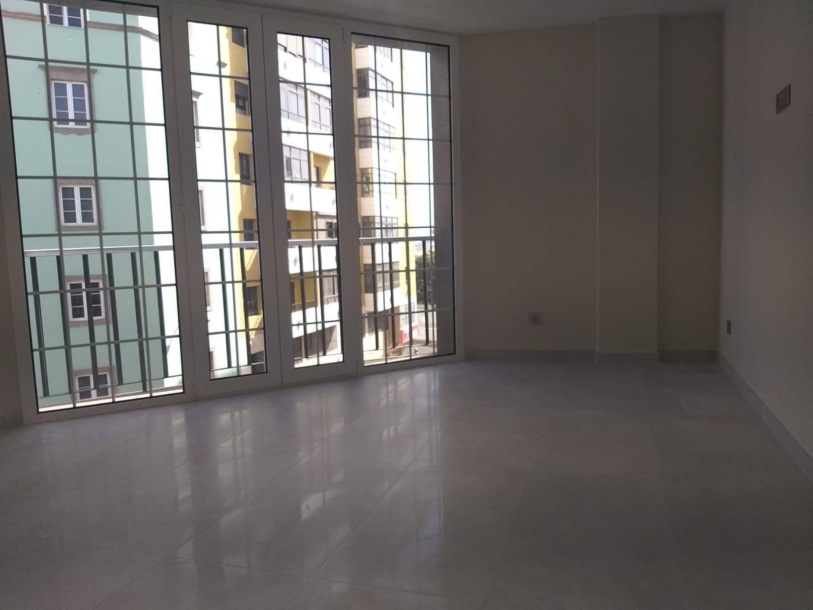 3 sovrum Lägenhet till salu i Las Palmas de Gran Canaria med garage - 525 000 € (Ref: 9799264)