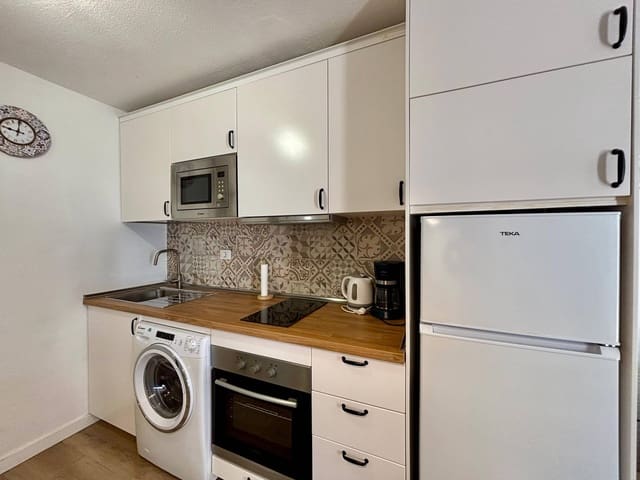 1 chambre Appartement à vendre à Caleta de Fuste, Antigua avec piscine - 174 900 € (Ref: 9799266)