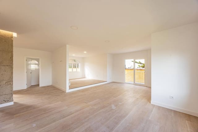 5 bedroom Villa for sale in Santa Brígida with garage - € 895,000 (Ref: 9804302)