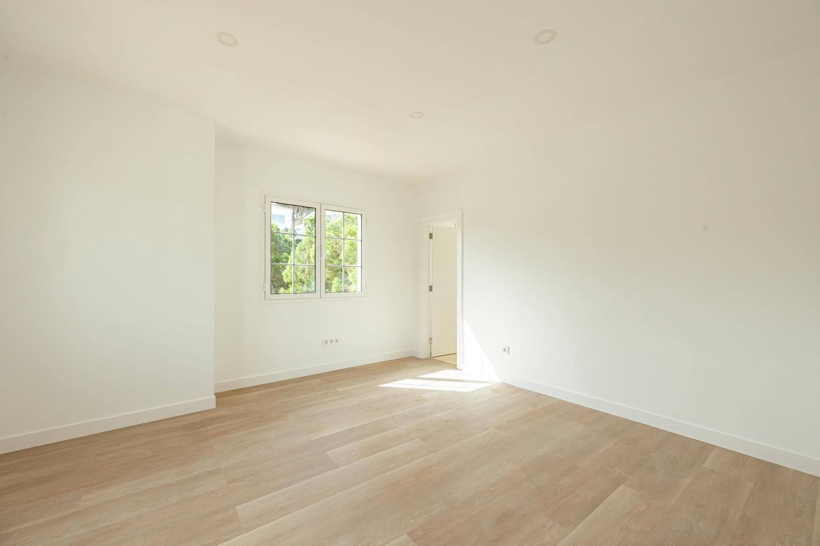 5 bedroom Villa for sale in Santa Brigida with garage - € 895,000 (Ref: 9804302)