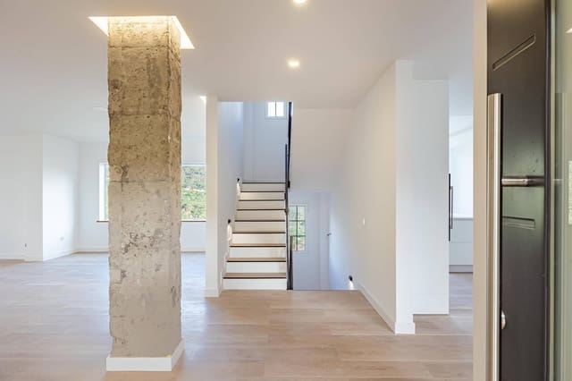 5 bedroom Villa for sale in Santa Brígida with garage - € 895,000 (Ref: 9804302)