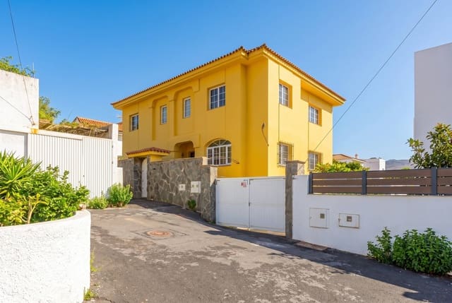 5 Zimmer Villa zu verkaufen in Santa Brígida mit Garage - 895.000 € (Ref: 9804302)