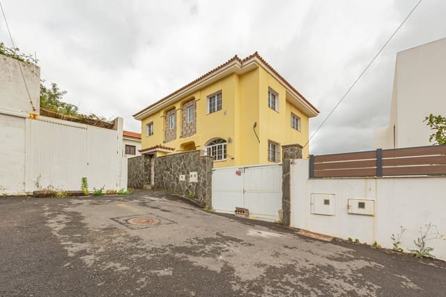 5 Zimmer Villa zu verkaufen in Santa Brígida mit Garage - 895.000 € (Ref: 9804302)