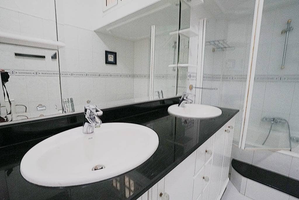 4 quarto Apartamento para arrendar em Las Palmas de Gran Canaria com garagem - 1 400 € (Ref: 9820526)