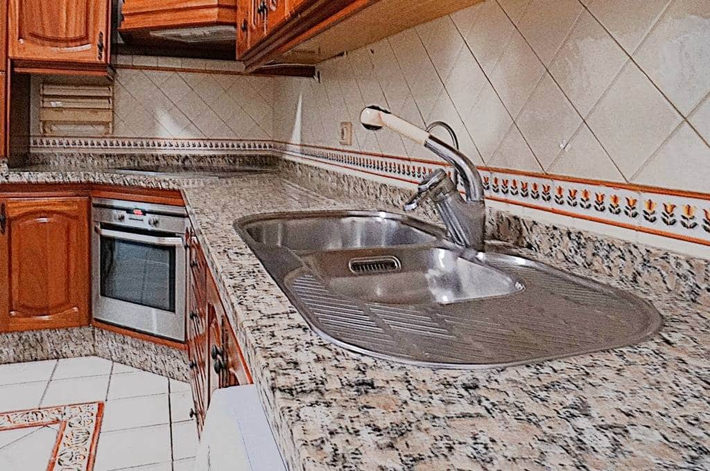 4 quarto Apartamento para arrendar em Las Palmas de Gran Canaria com garagem - 1 400 € (Ref: 9820526)