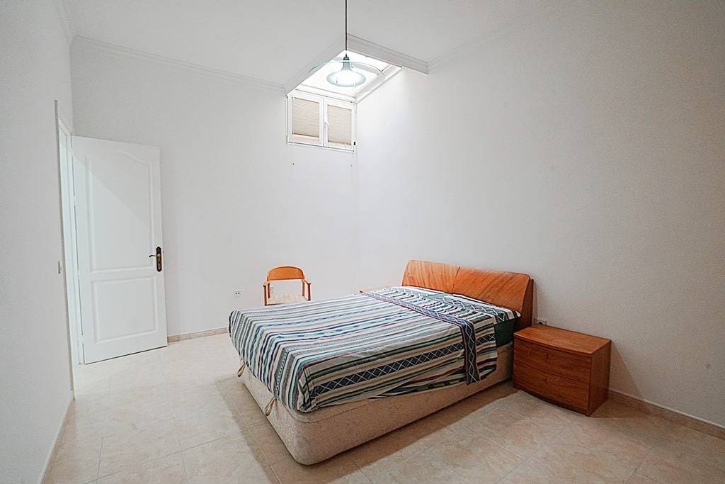 4 quarto Apartamento para arrendar em Las Palmas de Gran Canaria com garagem - 1 400 € (Ref: 9820526)