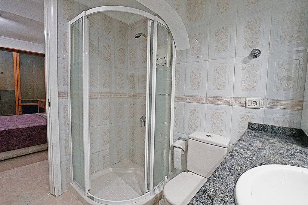 4 quarto Apartamento para arrendar em Las Palmas de Gran Canaria com garagem - 1 400 € (Ref: 9820526)
