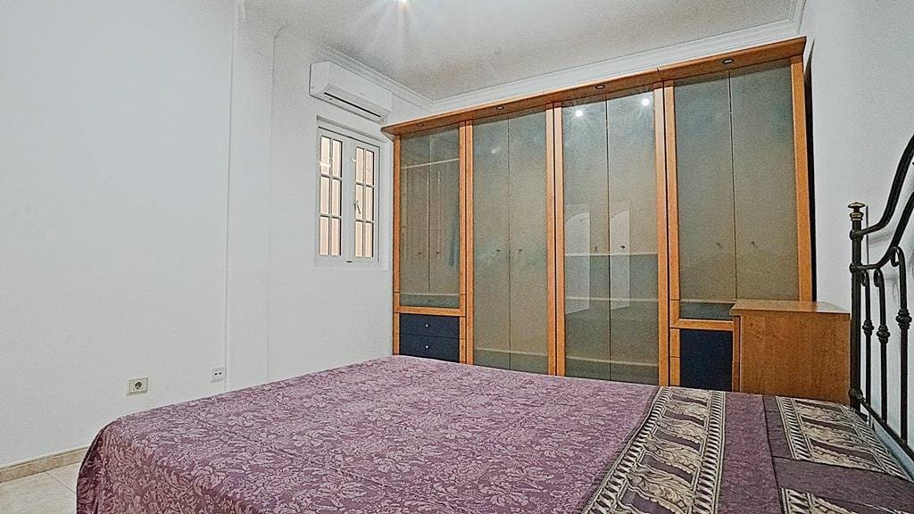 4 quarto Apartamento para arrendar em Las Palmas de Gran Canaria com garagem - 1 400 € (Ref: 9820526)