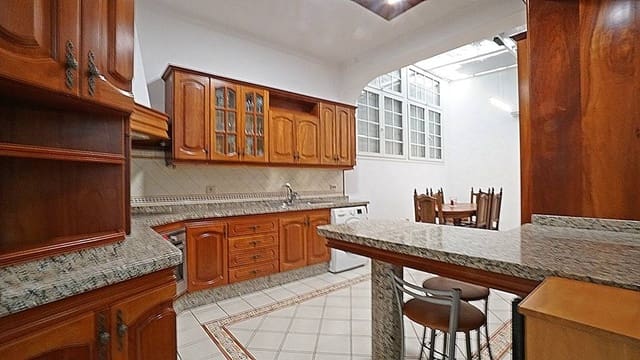 4 quarto Apartamento para arrendar em Guanarteme, Las Palmas de Gran Canaria com garagem - 1 400 € (Ref: 9820526)