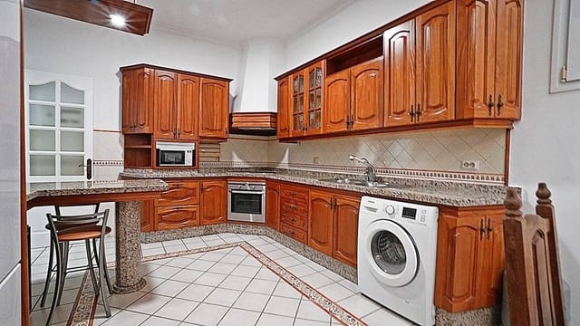 4 quarto Apartamento para arrendar em Guanarteme, Las Palmas de Gran Canaria com garagem - 1 400 € (Ref: 9820526)