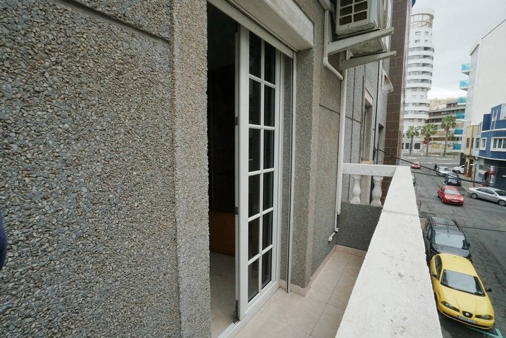 4 quarto Apartamento para arrendar em Las Palmas de Gran Canaria com garagem - 1 400 € (Ref: 9820526)