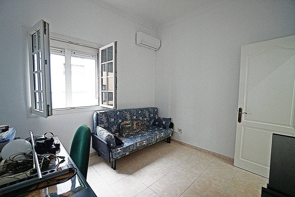 4 quarto Apartamento para arrendar em Las Palmas de Gran Canaria com garagem - 1 400 € (Ref: 9820526)