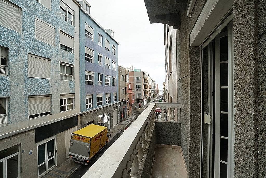 4 quarto Apartamento para arrendar em Las Palmas de Gran Canaria com garagem - 1 400 € (Ref: 9820526)