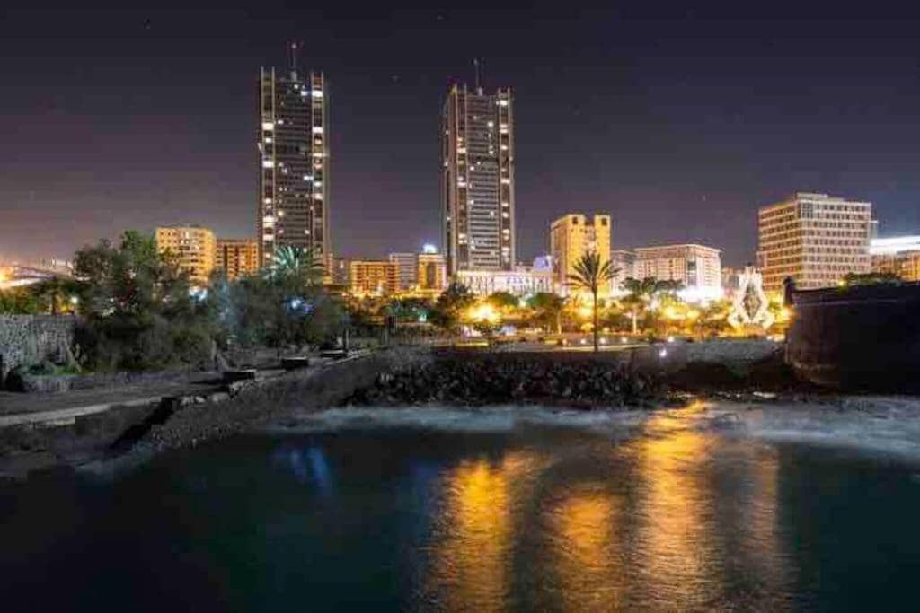 2 soveværelse Lejlighed til salg i Santa Cruz de Tenerife med garage - € 359.000 (Ref: 9822932)