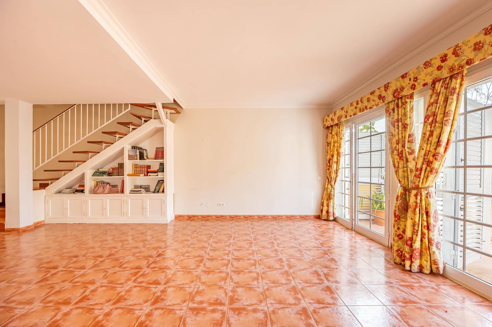 3 bedroom Apartment for sale in Santa Brigida with garage - € 370,000 (Ref: 9822934)