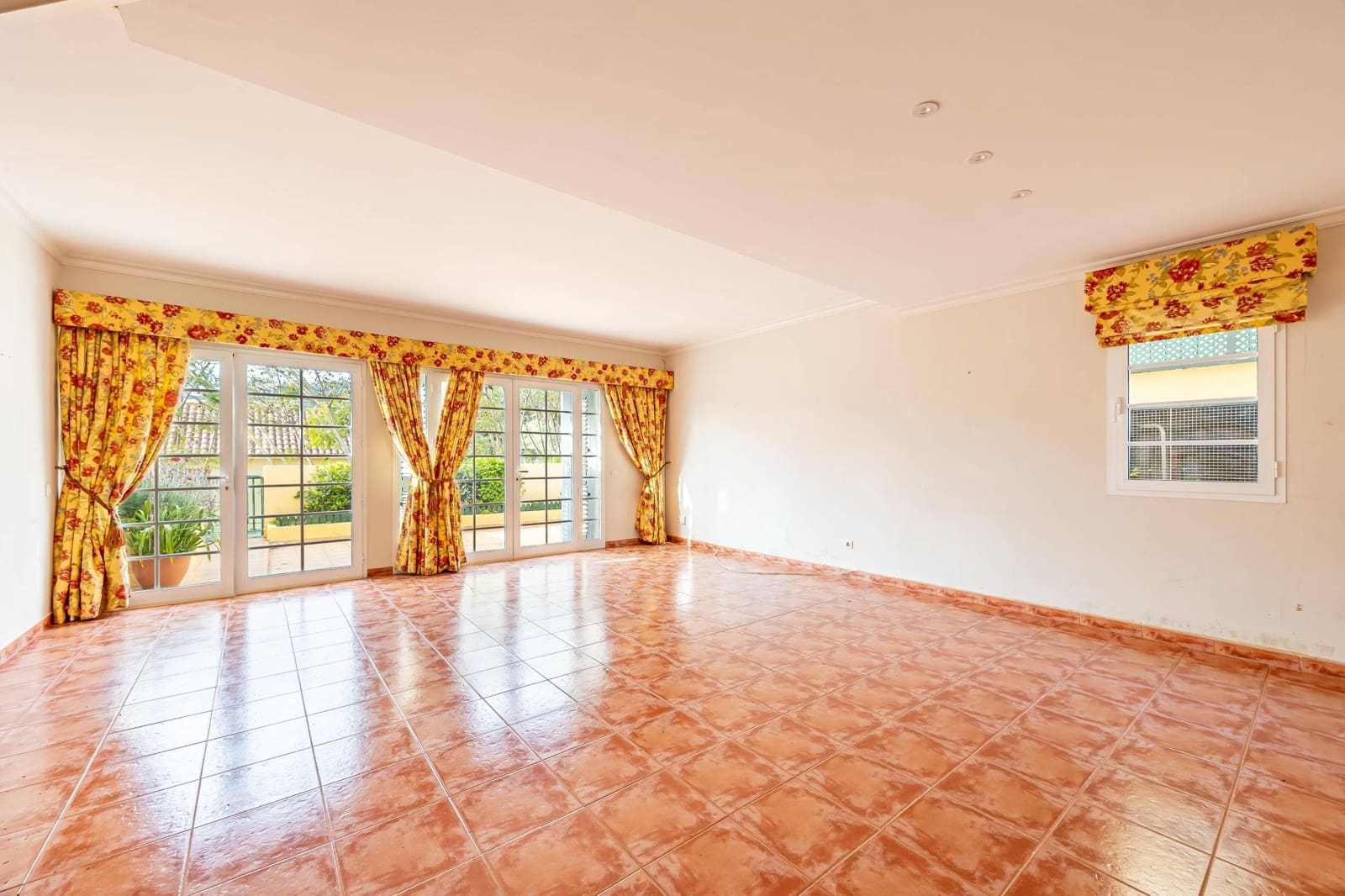 3 bedroom Apartment for sale in Santa Brigida with garage - € 370,000 (Ref: 9822934)