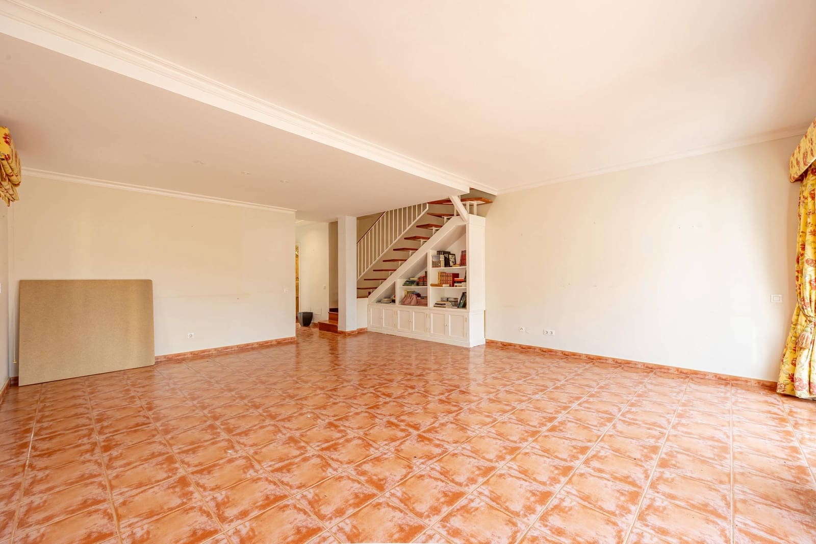 3 bedroom Apartment for sale in Santa Brigida with garage - € 370,000 (Ref: 9822934)