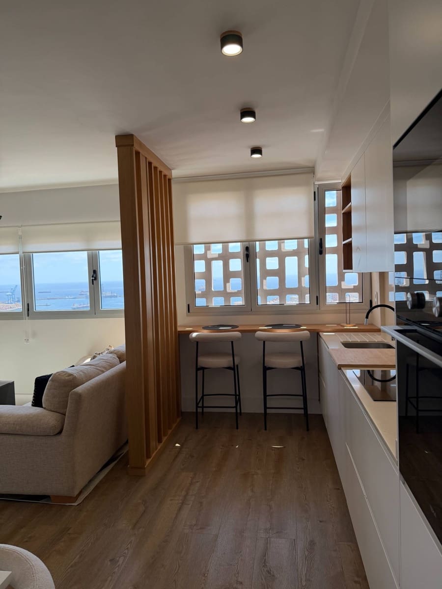 1 bedroom Apartment for rent in Las Palmas de Gran Canaria with garage - € 900 (Ref: 9822935)