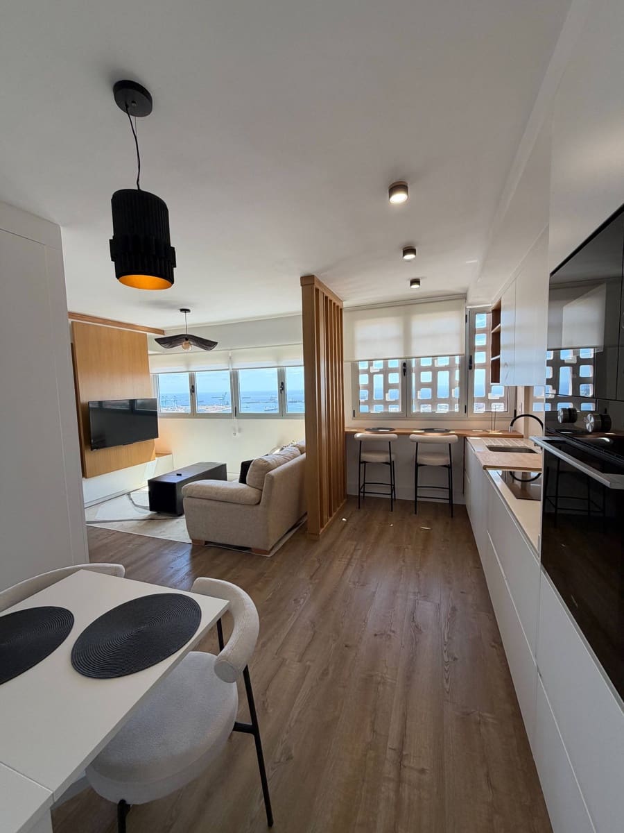 1 bedroom Apartment for rent in Las Palmas de Gran Canaria with garage - € 900 (Ref: 9822935)