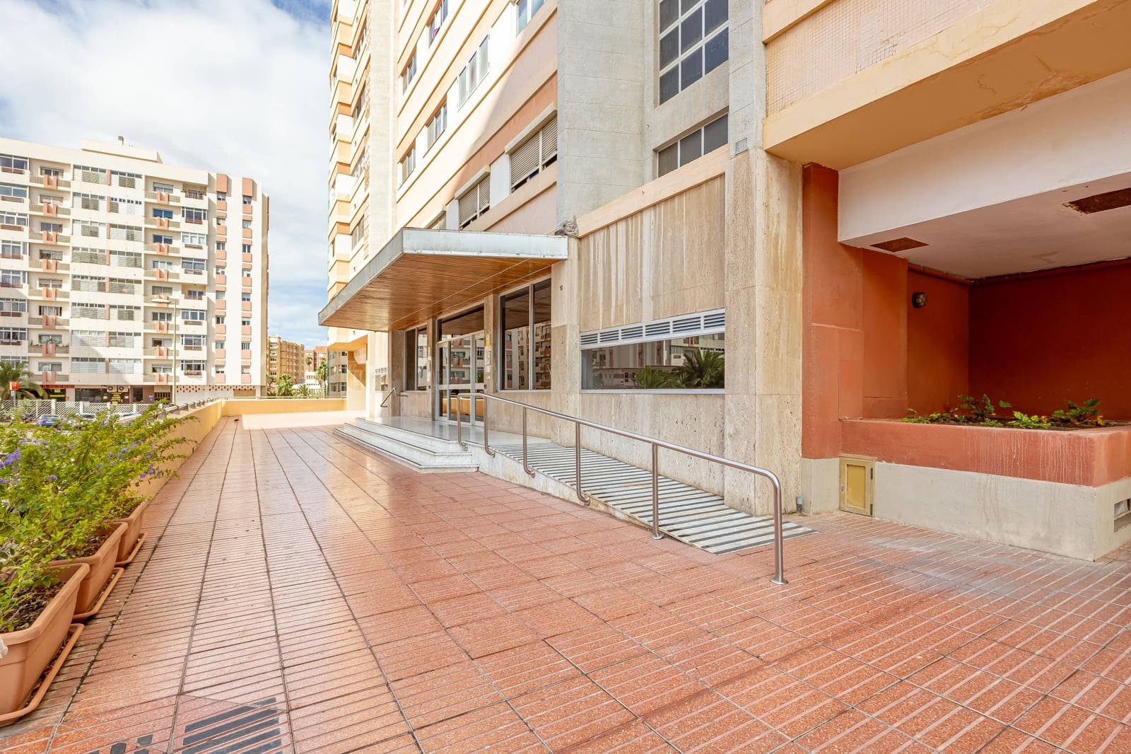 3 bedroom Apartment for sale in Las Palmas de Gran Canaria - € 230,000 (Ref: 9825259)