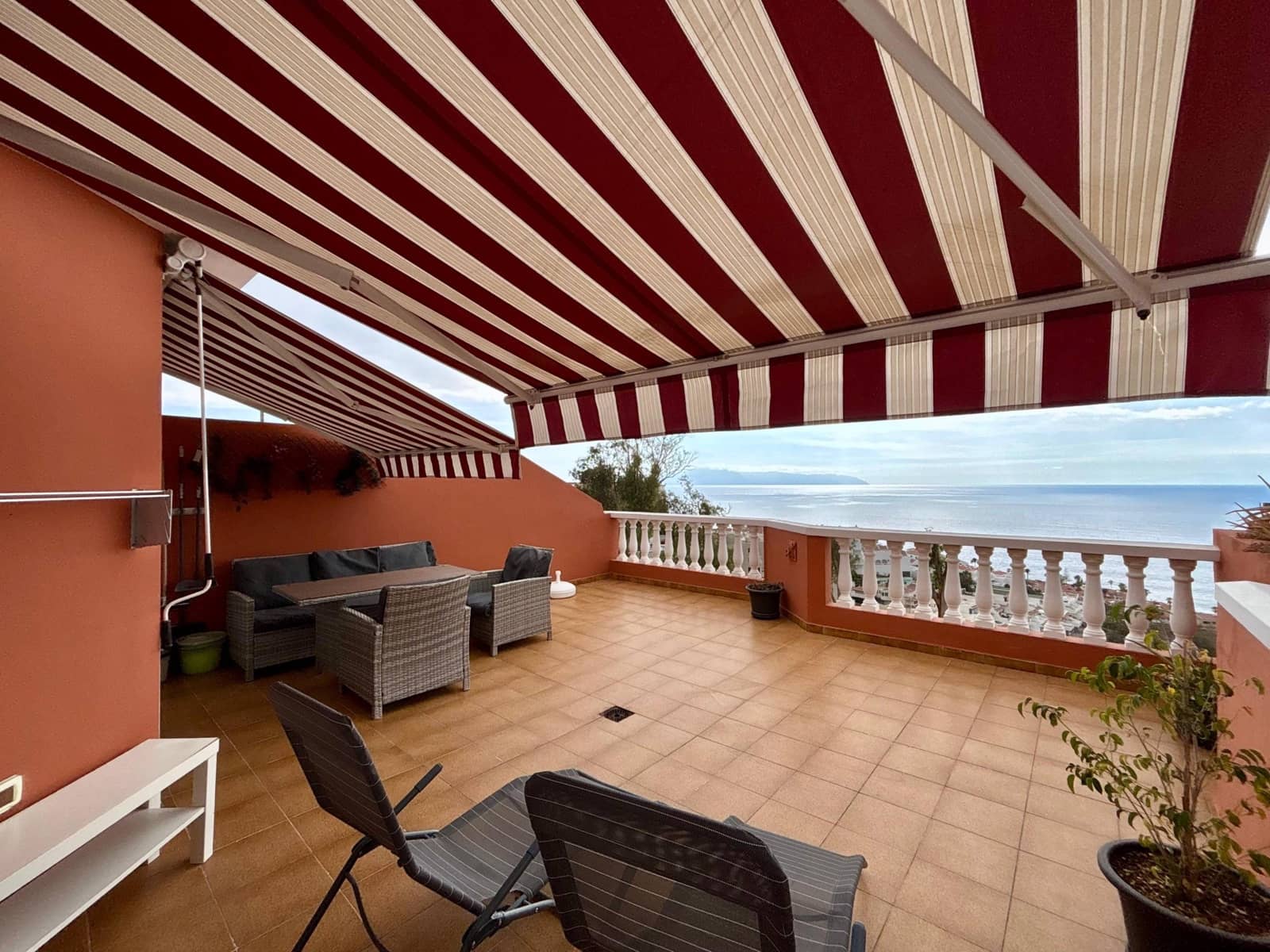 2 bedroom Apartment for rent in Los Gigantes with pool - € 1,500 (Ref: 9829160)