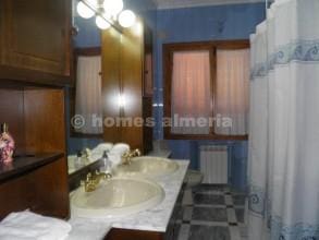 5 bedroom Villa for sale in Cullar with pool garage - € 269,000 (Ref: 10054605)