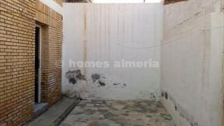 4 soveværelse Finca/Landehus til salg i Zurgena - € 70.000 (Ref: 3631392)