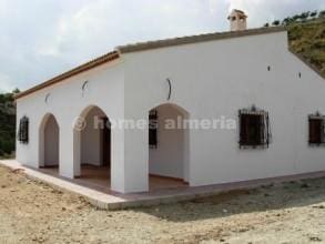 3 sovrum Villa till salu i Oria - 128 000 € (Ref: 4914144)