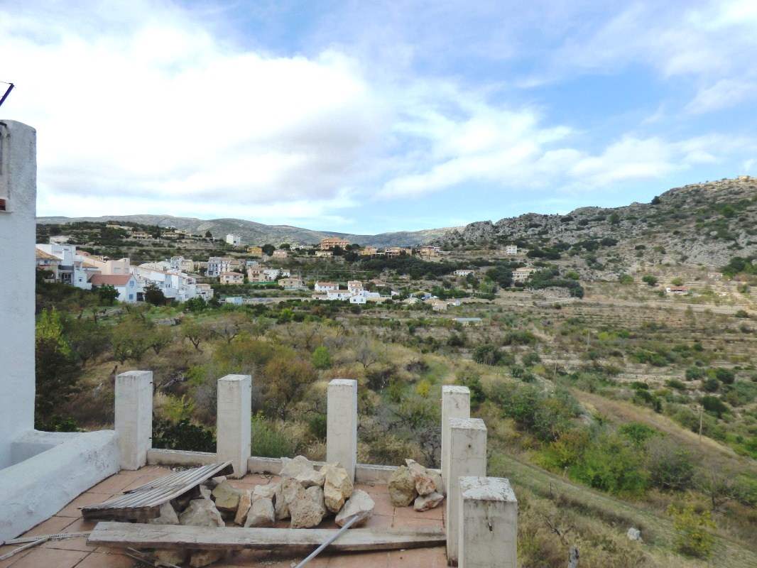 4 bedroom Townhouse for sale in Tárbena € 75,000 (Ref 3937896)