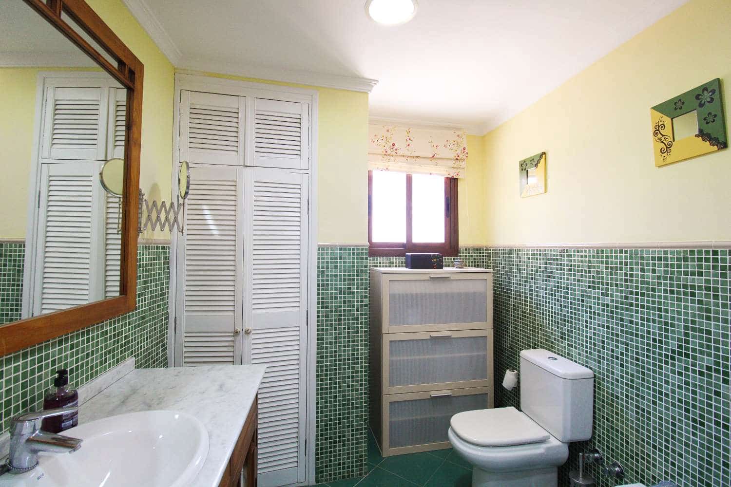 3 makuuhuone Huoneisto vuokrattavana paikassa Malaga kaupunki - 1 200 € (Ref: 10040310)