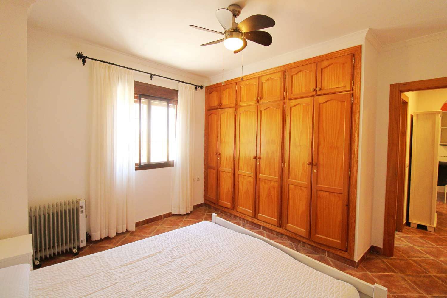 3 makuuhuone Huoneisto vuokrattavana paikassa Malaga kaupunki - 1 200 € (Ref: 10040310)