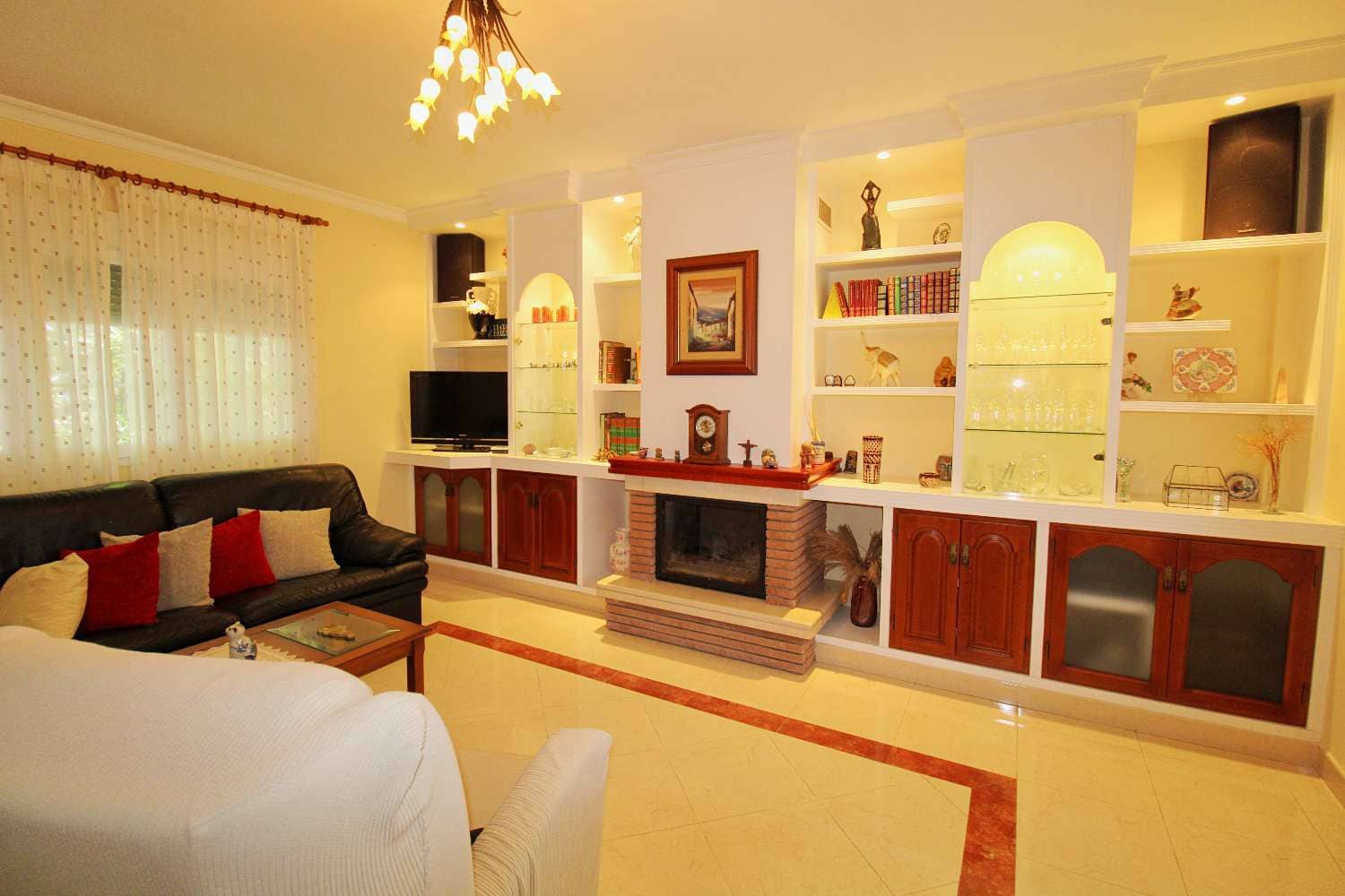 4 quarto Moradia para venda em Alhaurin de la Torre com garagem - 895 000 € (Ref: 10061232)