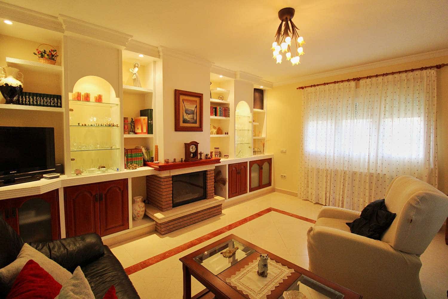 4 quarto Moradia para venda em Alhaurin de la Torre com garagem - 895 000 € (Ref: 10061232)