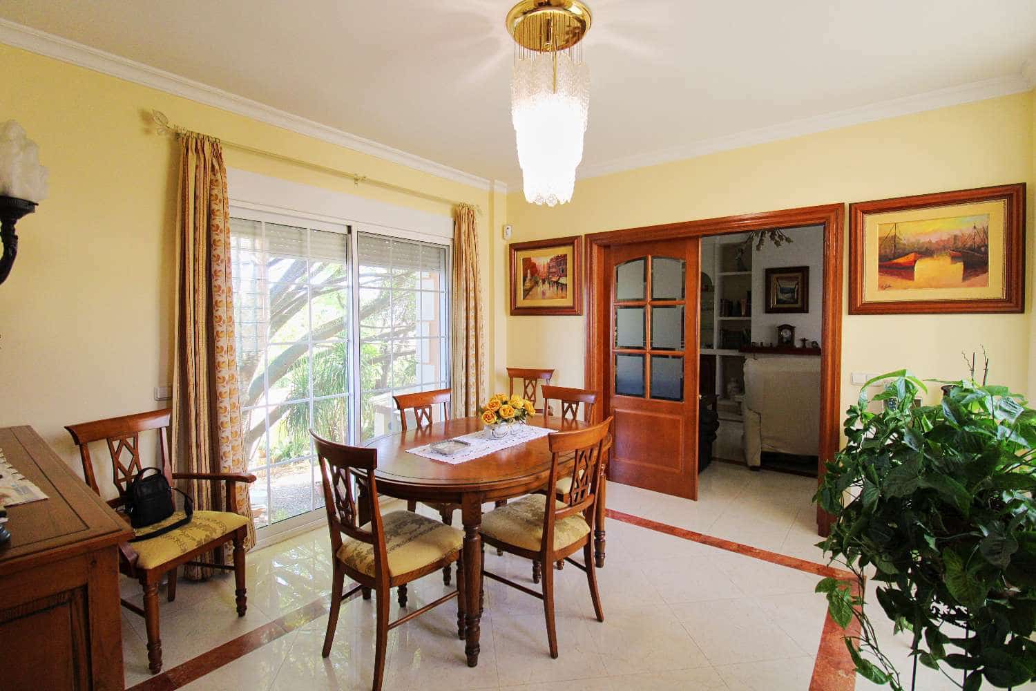 4 quarto Moradia para venda em Alhaurin de la Torre com garagem - 895 000 € (Ref: 10061232)