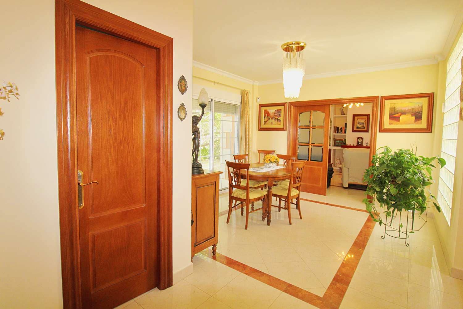 4 quarto Moradia para venda em Alhaurin de la Torre com garagem - 895 000 € (Ref: 10061232)