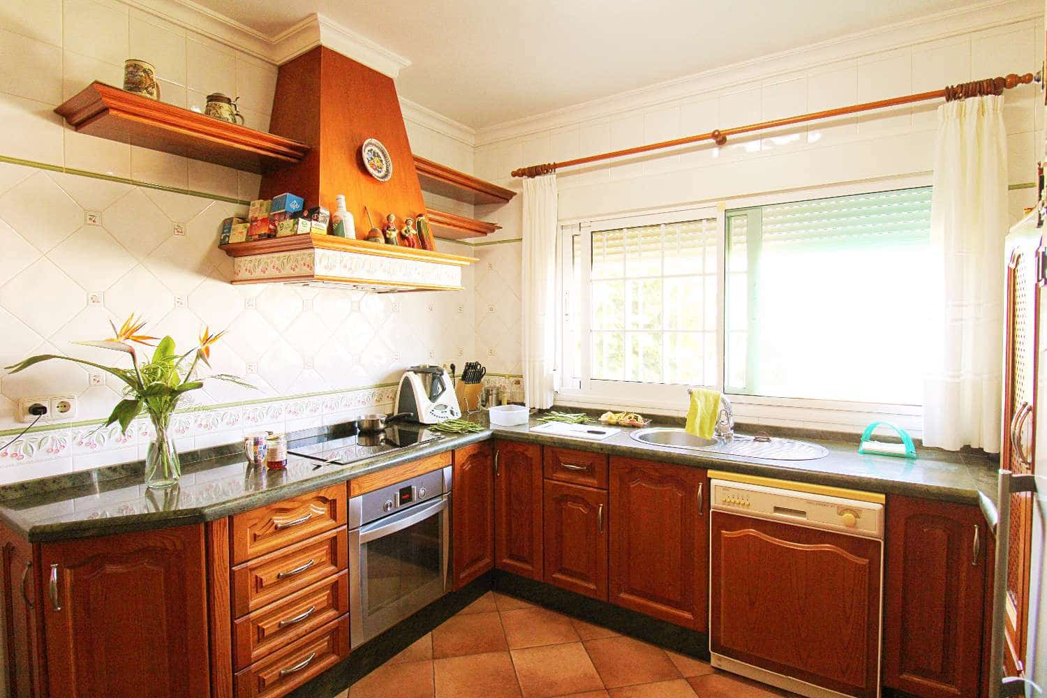 4 quarto Moradia para venda em Alhaurin de la Torre com garagem - 895 000 € (Ref: 10061232)