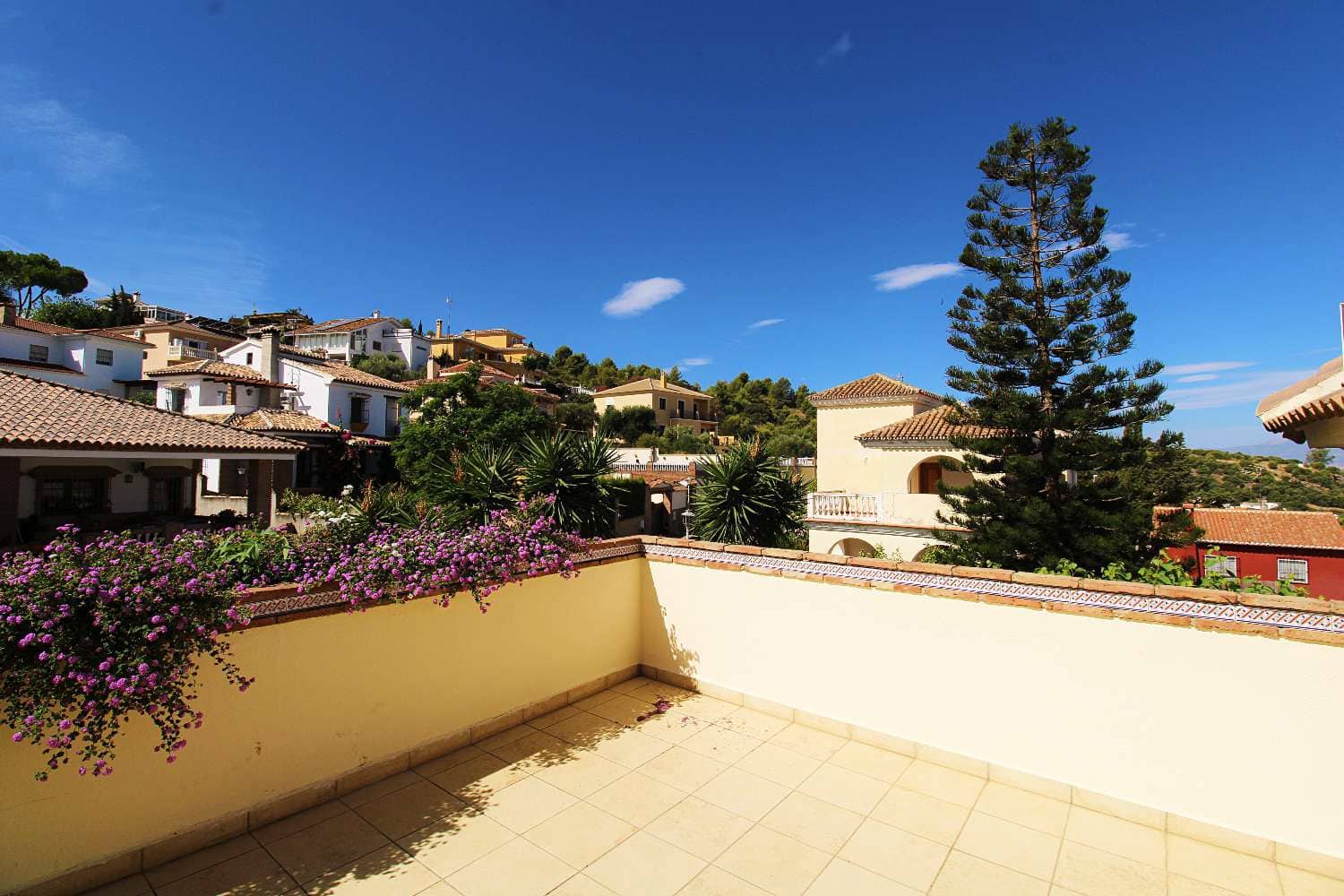 4 quarto Moradia para venda em Alhaurin de la Torre com garagem - 895 000 € (Ref: 10061232)