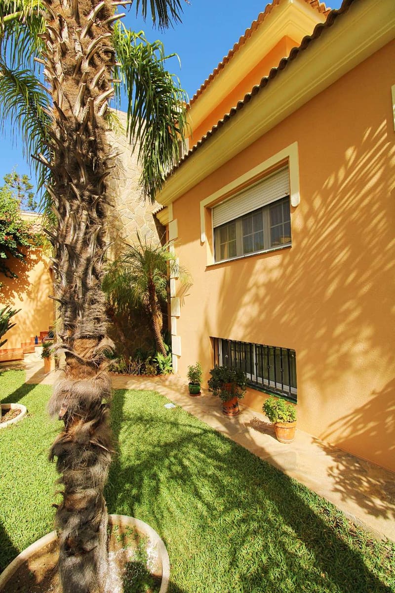 4 quarto Moradia para venda em Alhaurin de la Torre com garagem - 895 000 € (Ref: 10061232)