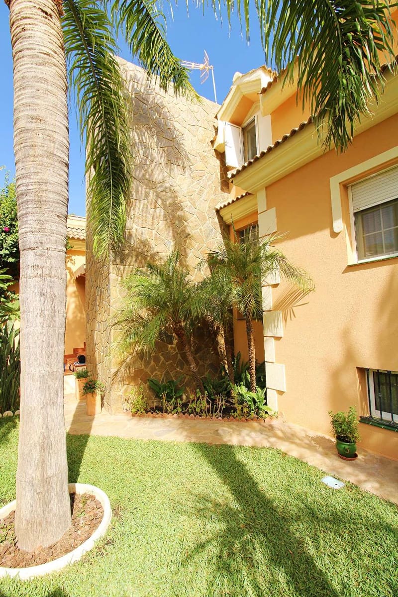 4 quarto Moradia para venda em Alhaurin de la Torre com garagem - 895 000 € (Ref: 10061232)