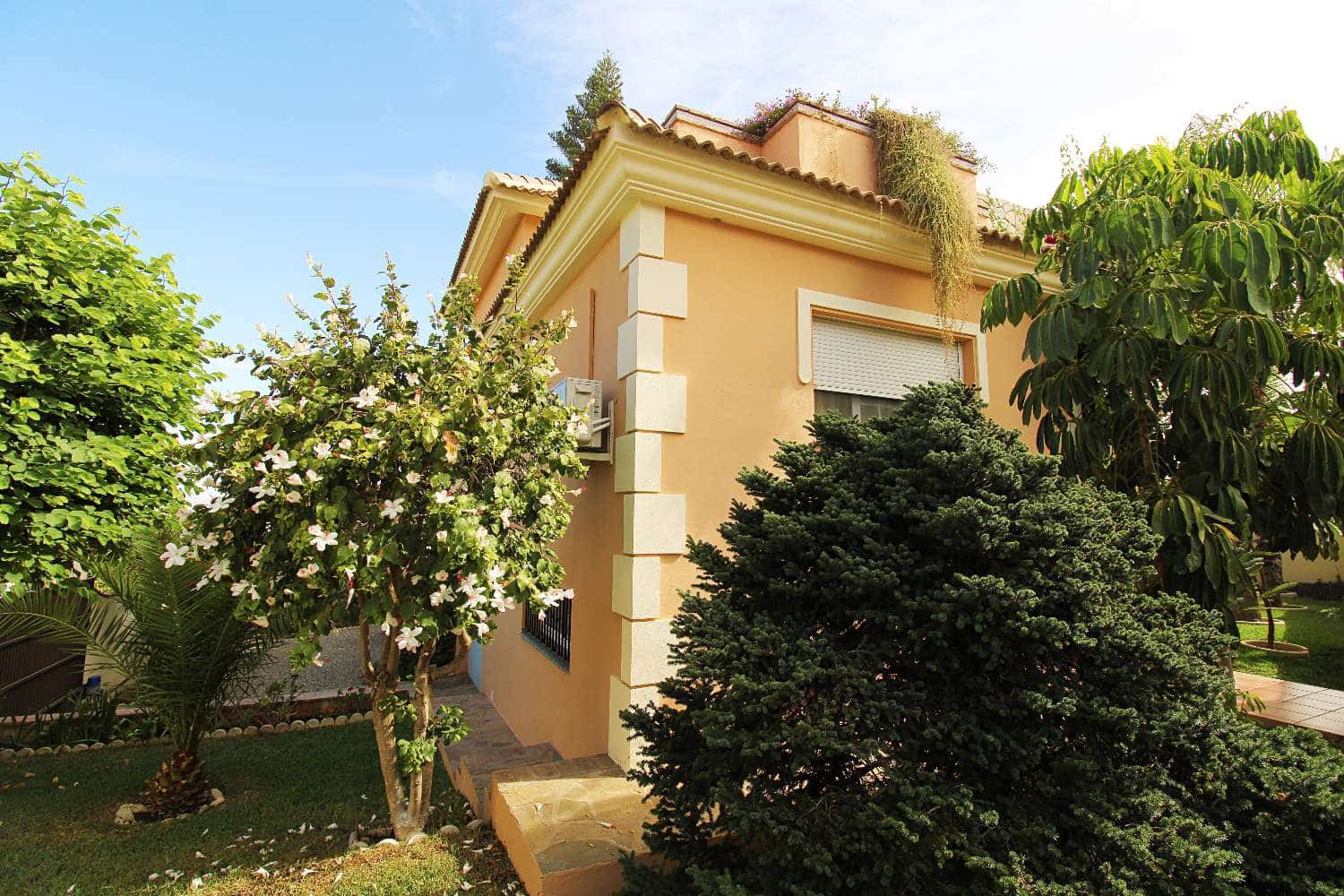 4 quarto Moradia para venda em Alhaurin de la Torre com garagem - 895 000 € (Ref: 10061232)