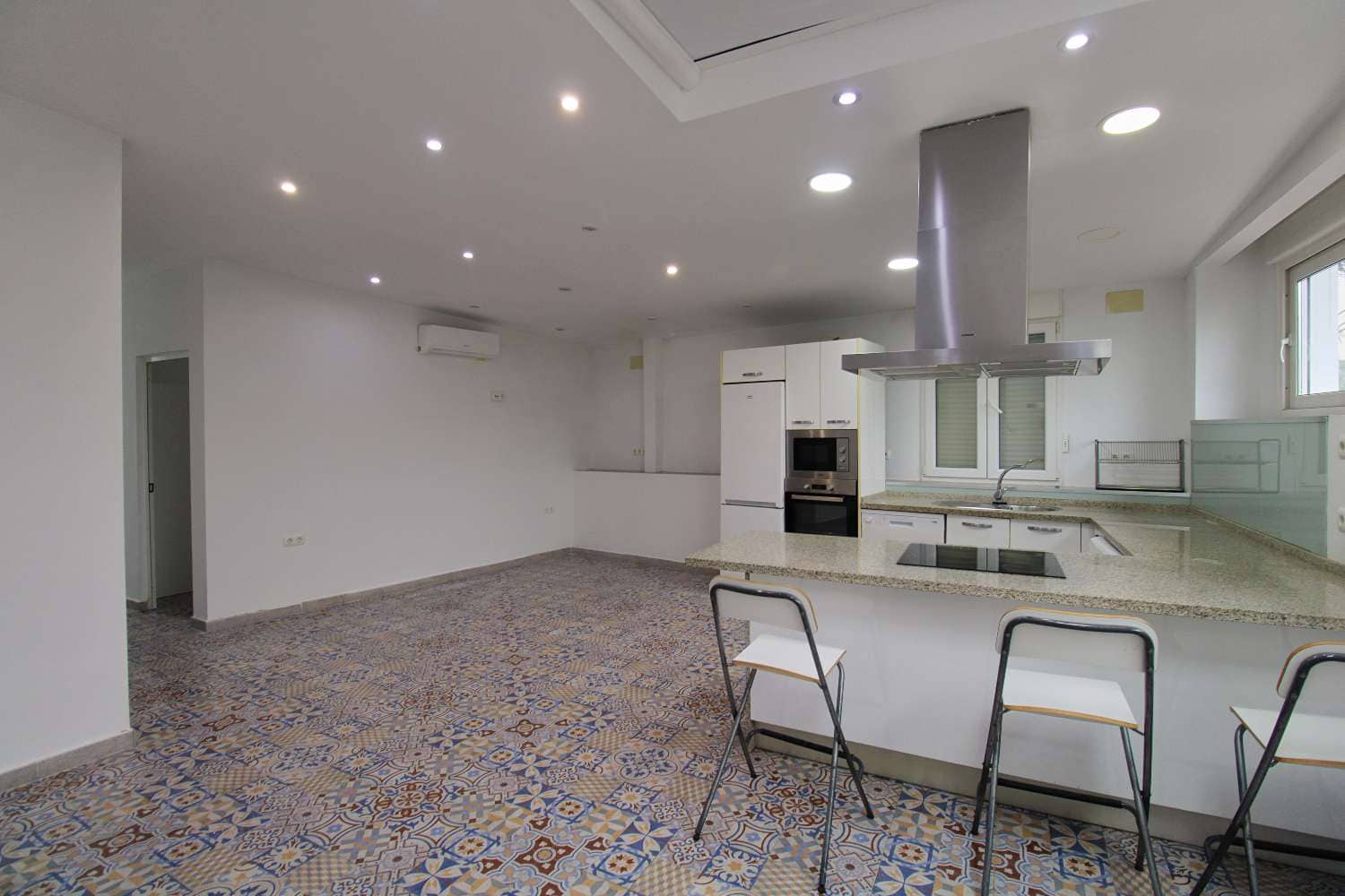 3 quarto Bungalow para arrendar em Alhaurin de la Torre com piscina - 1 500 € (Ref: 10113532)