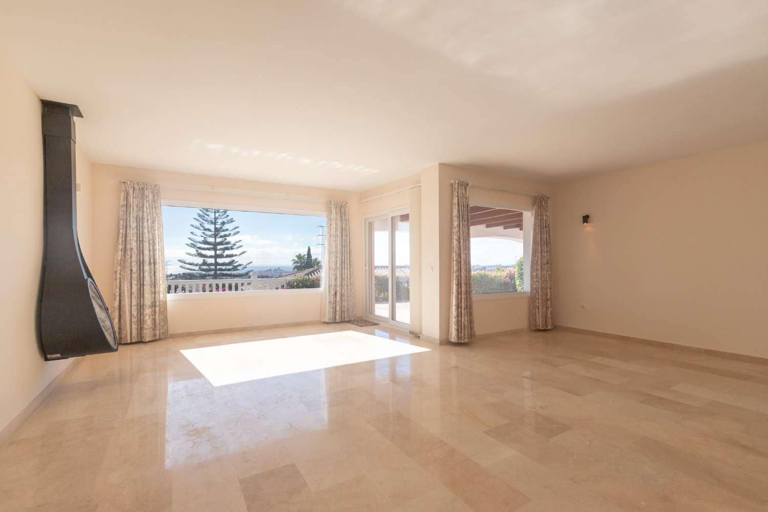 3 bedroom Villa for sale in Mijas with pool garage - € 900,000 (Ref: 10118709)