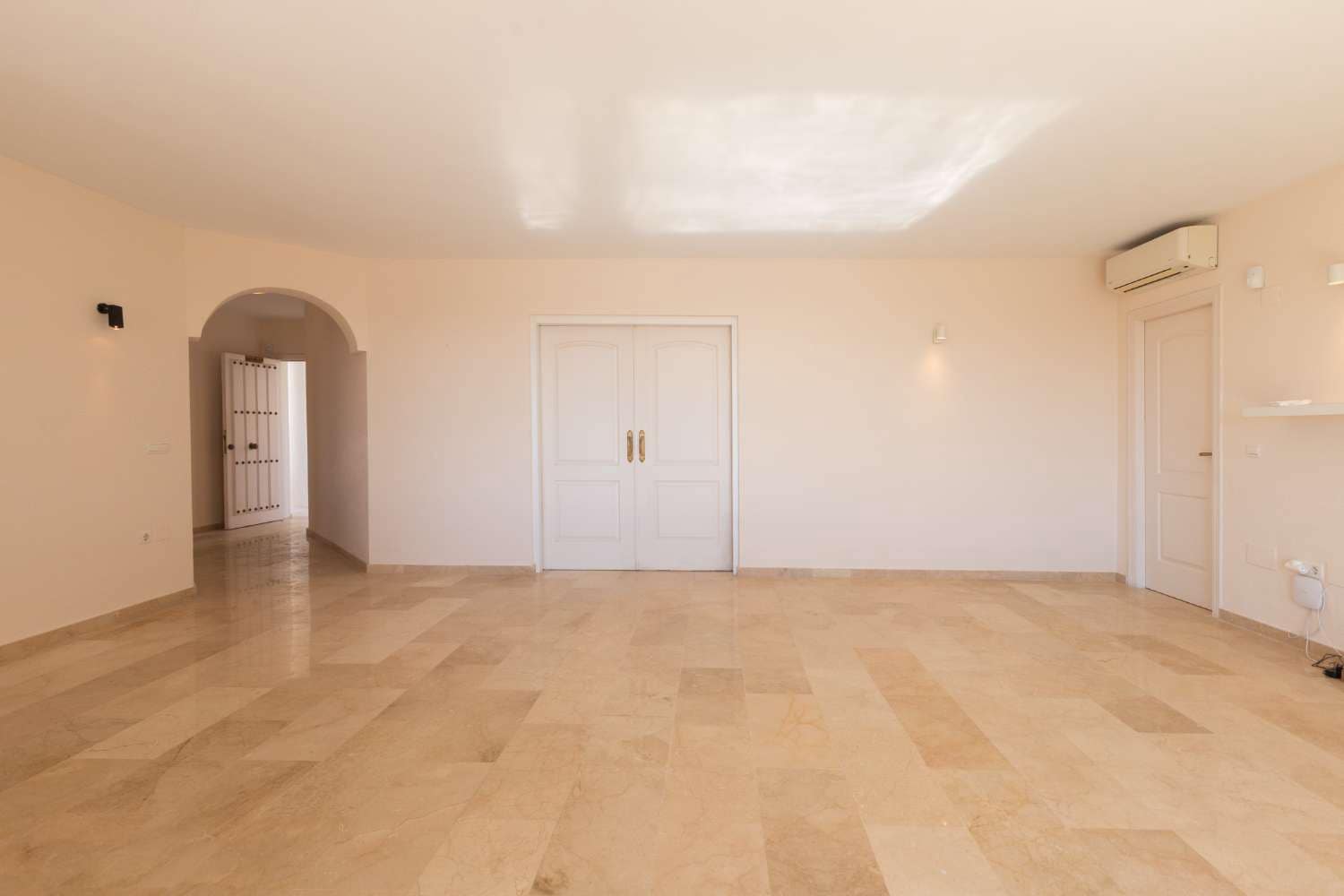 3 bedroom Villa for sale in Mijas with pool garage - € 900,000 (Ref: 10118709)