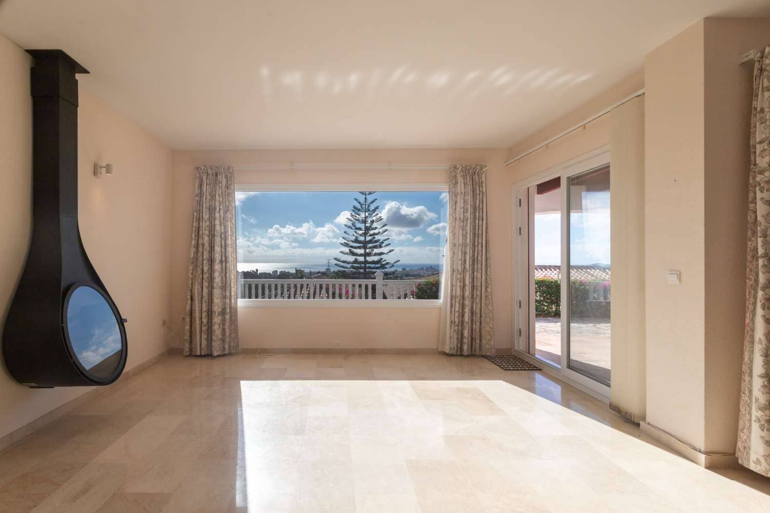 3 bedroom Villa for sale in Mijas with pool garage - € 900,000 (Ref: 10118709)
