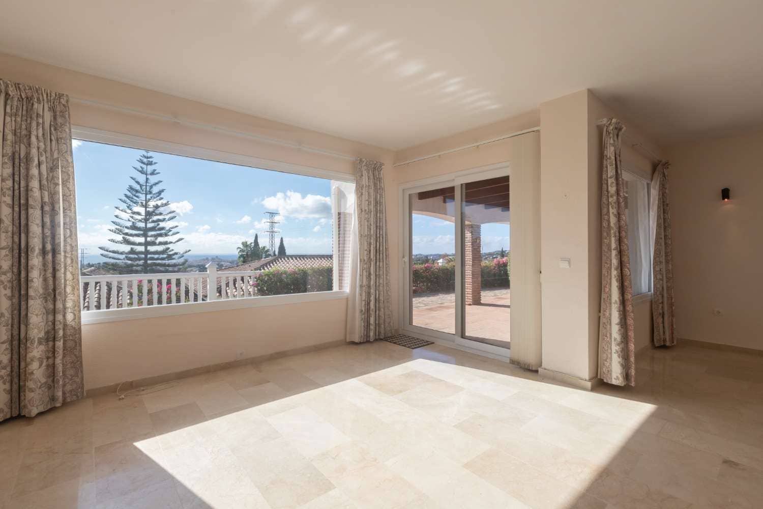 3 bedroom Villa for sale in Mijas with pool garage - € 900,000 (Ref: 10118709)
